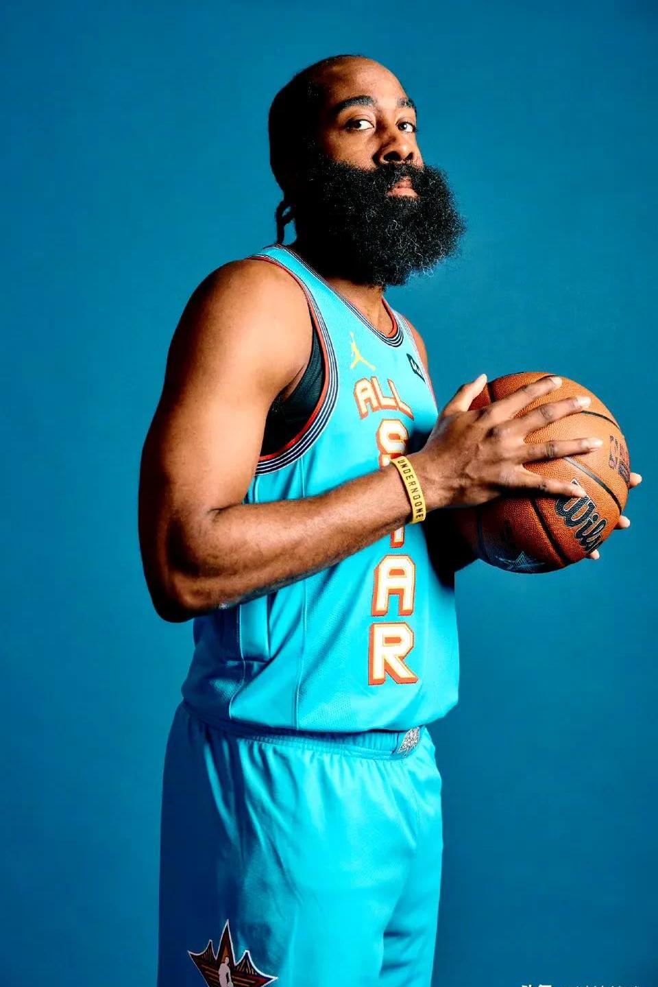 九游体育官网-哈登回归赛场，问鼎冠军首场状态亮眼，掘金观众沸腾！-九游体育官网